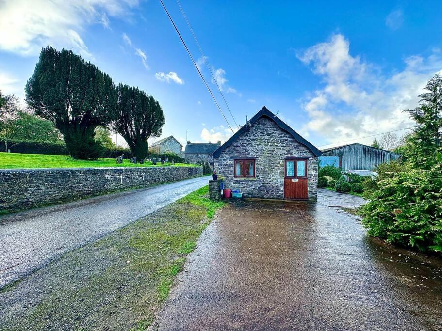 Villa Detached One Level Stone Barn Llangwm-Isaf Esterno foto